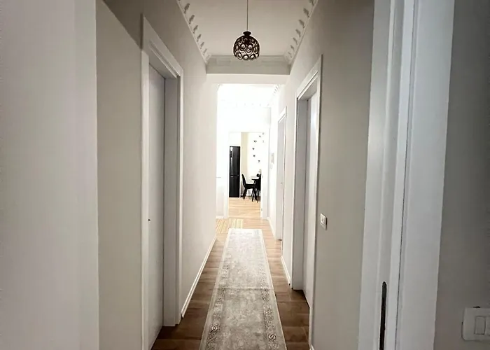 Kasim Cozy - Near Airport Tirana Apartament